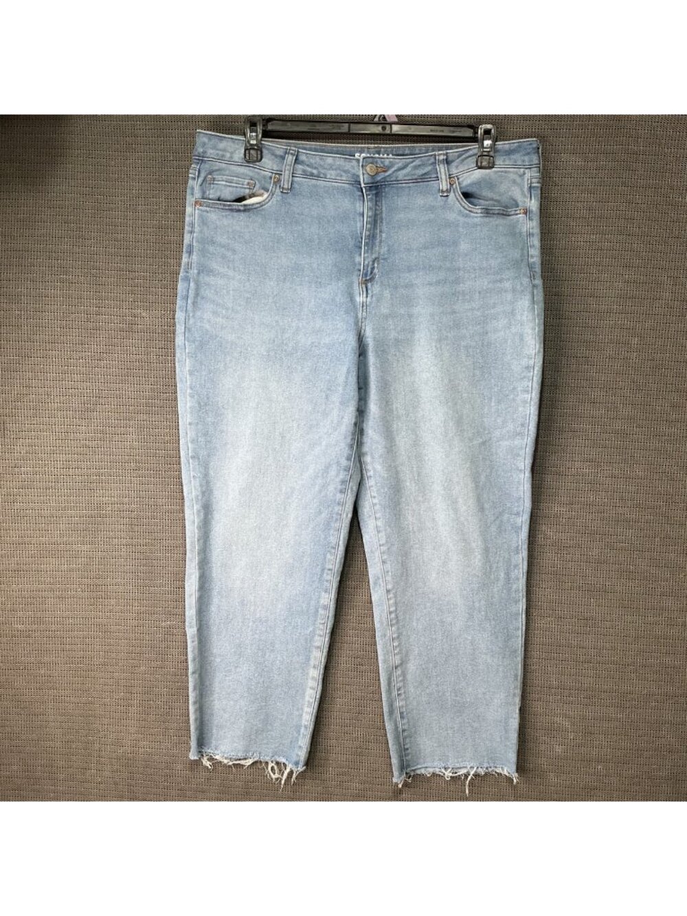 Sonoma Women's Light Wash Straight Crop Jeans Size 16R Frayed Hem Stretch Denim